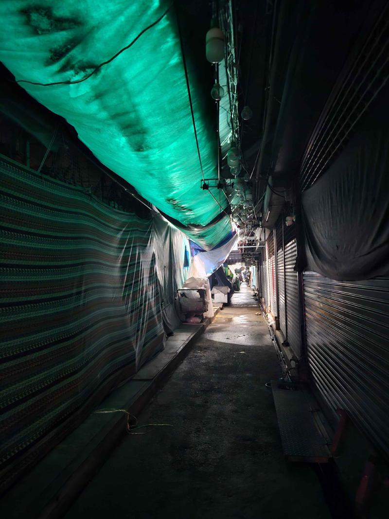 |307x409